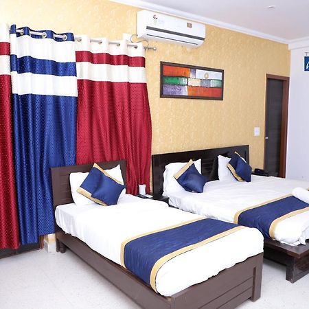 The Abodes House Hotel Greater Noida Bagian luar foto