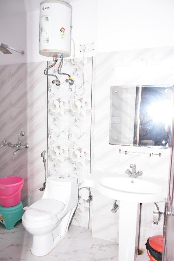 The Abodes House Hotel Greater Noida Bagian luar foto