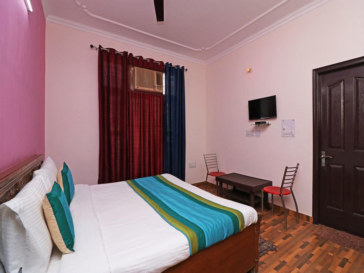 The Abodes House Hotel Greater Noida Bagian luar foto