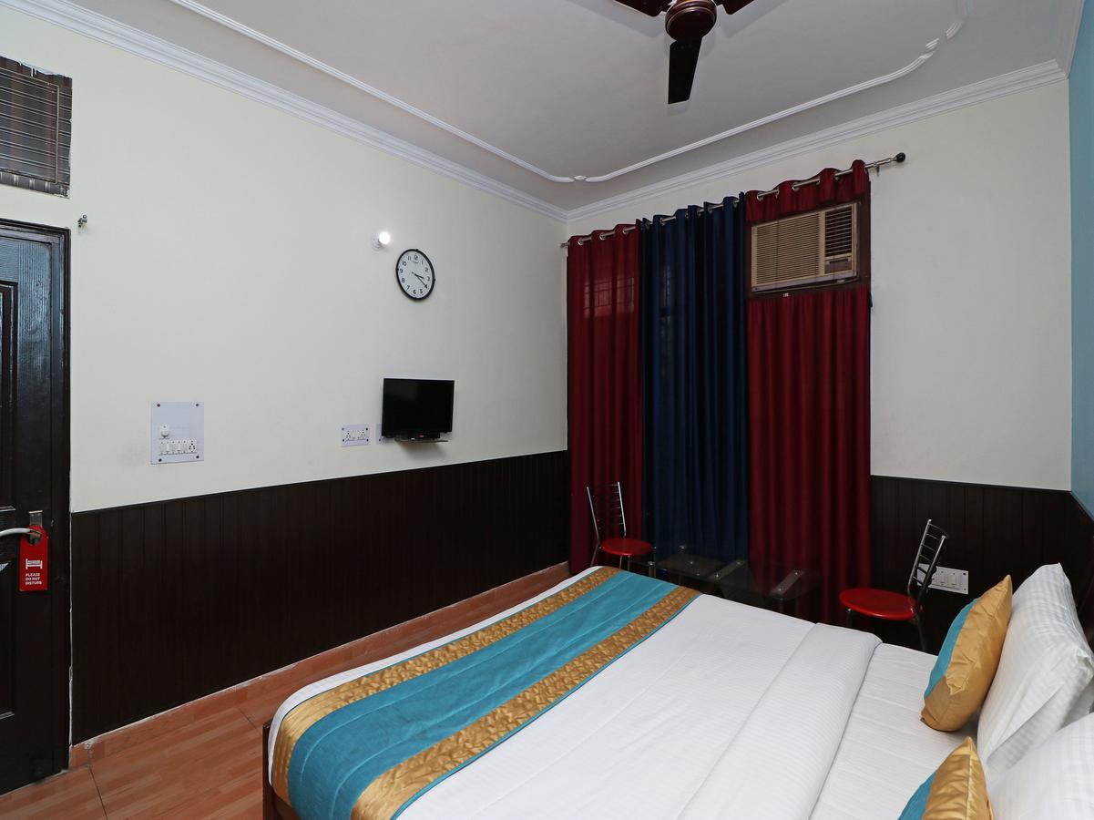 The Abodes House Hotel Greater Noida Bagian luar foto