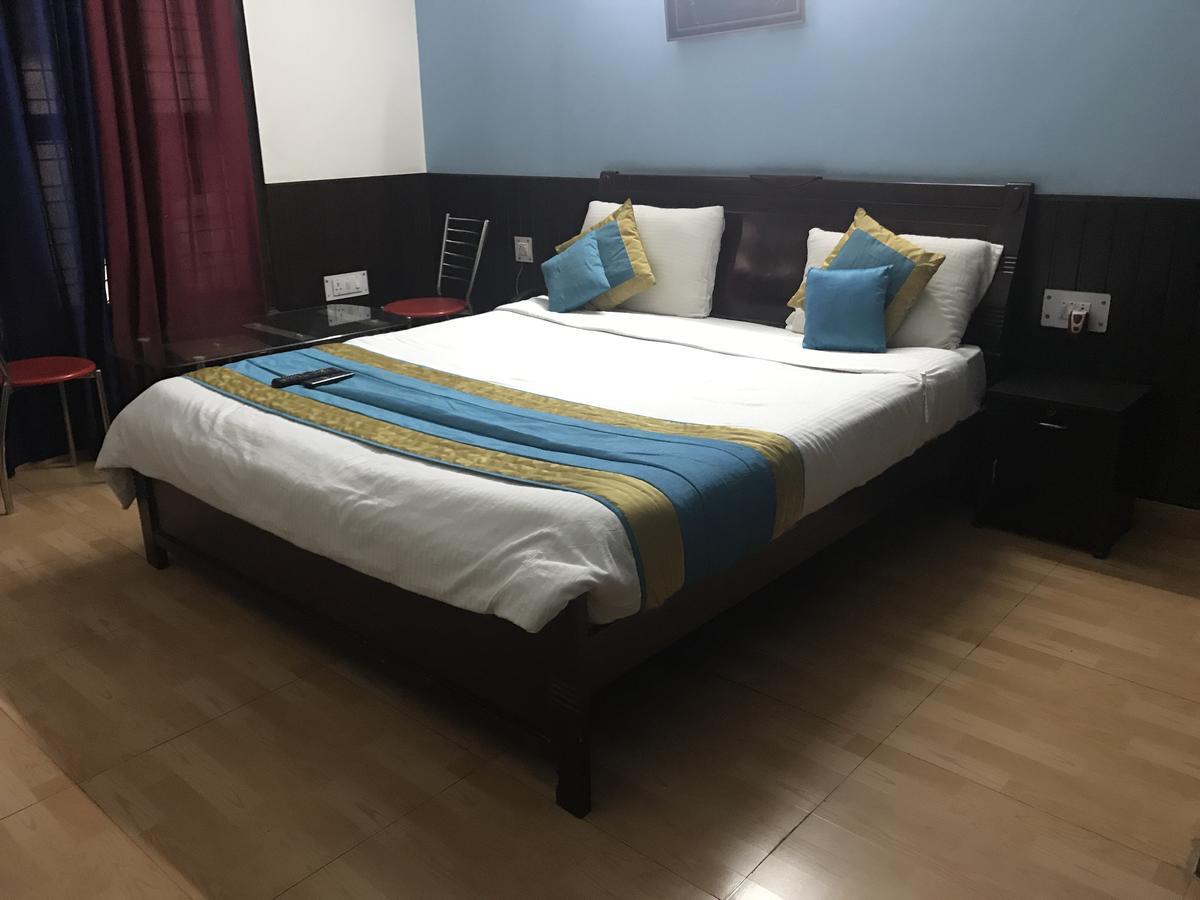 The Abodes House Hotel Greater Noida Bagian luar foto